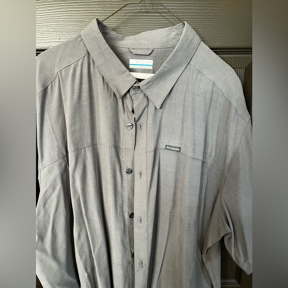 Columbia men’s dress shirt